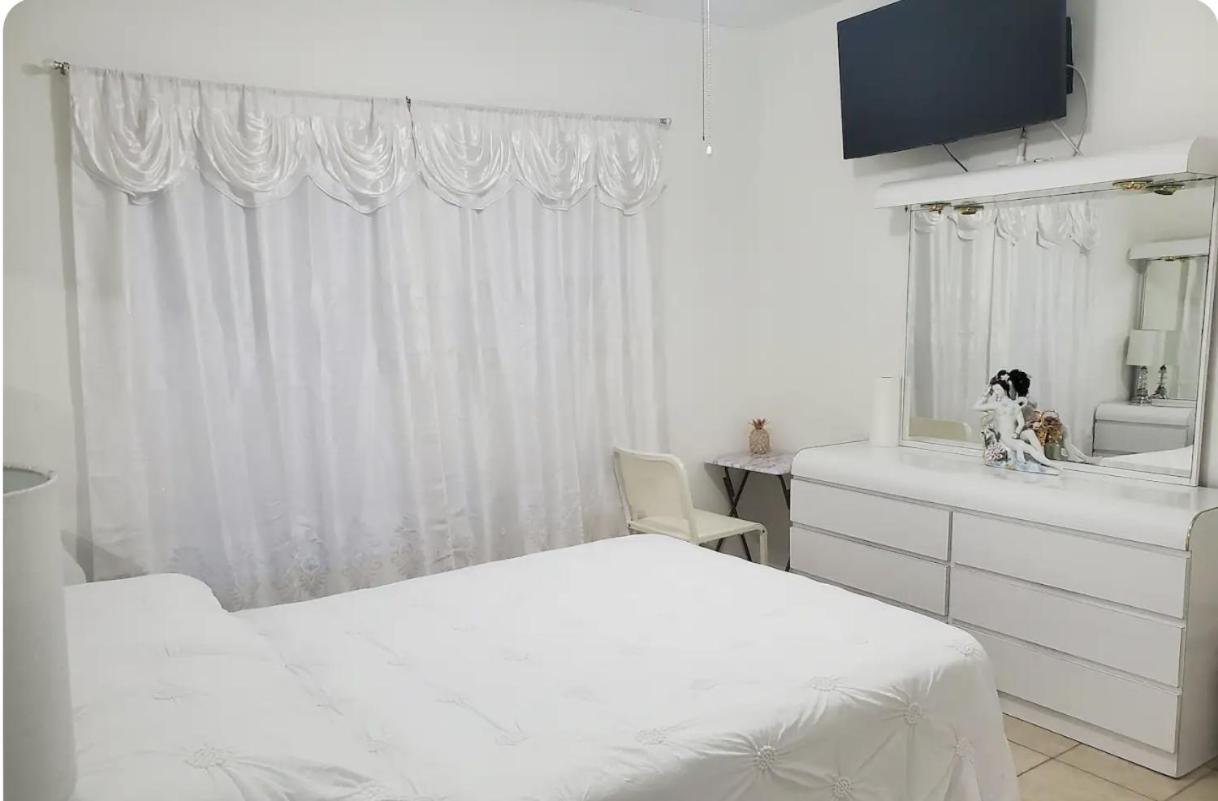 B1 Best Value On Private Bedroom With Private Bathroom In Little Havana, Miami Bagian luar foto