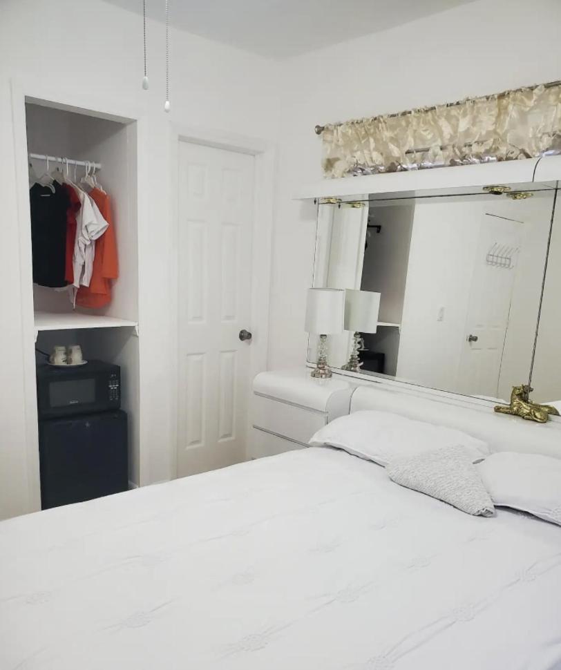B1 Best Value On Private Bedroom With Private Bathroom In Little Havana, Miami Bagian luar foto